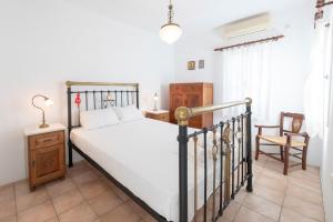 Piso Livadi Paros seafront holiday home Casa Alena