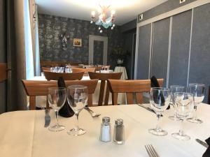 Hotels Logis hotel Saint-Joseph : photos des chambres