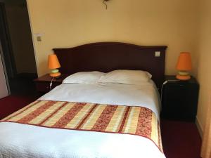 Hotels Logis hotel Saint-Joseph : photos des chambres