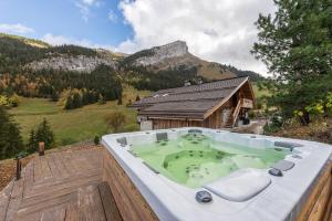 Chalets Le Lodge Rodzina, Luxueux chalet jacuzzi 12-14pers, LLA Selections by LocationlacAnnecy : photos des chambres