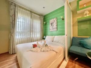The trust huahin resort condo greeny room