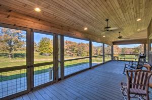 Clarkesville Ranch Cabin with Screened-In Porch!