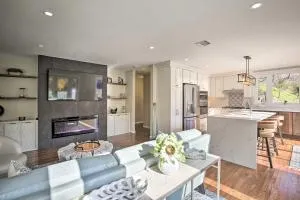 Updated Getaway with Pool and Hot Tub on Less Than 3 Acres! - Peekskill