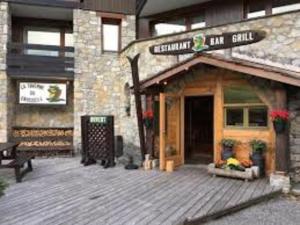 Ski in and Out 2-Bed Apartment in Meribel