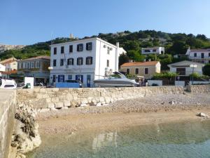 Apartment & studio Elizabet 