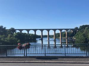 Studio confortable pres de la riviere et la ville