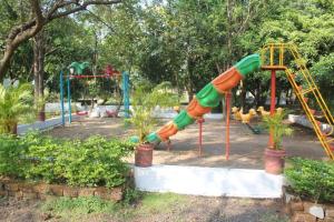 Ivy Maitri Farm 3 Bhk with Private Pool - Badlapur