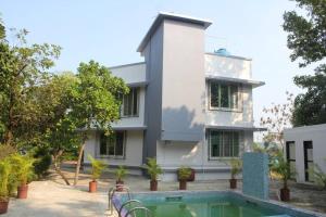 Ivy Maitri Farm 3 Bhk with Private Pool - Badlapur