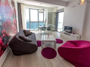 One-Bedroom Apartment with Balcony and Sea View room in Apart Hotel Sea Fort