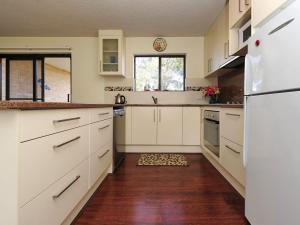 Shoreline Unit 2 1 Intrepid Close