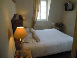 Hotels Hotel Des Falaises : photos des chambres