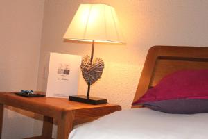 Hotels Hotel Des Falaises : photos des chambres