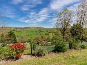 Maisons de vacances Elegant Holiday Home in Coubjours with heated pool and sauna : photos des chambres