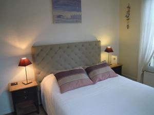 Hotels Hotel Des Falaises : photos des chambres