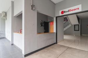 RedDoorz near Exit Toll Pasteur 4