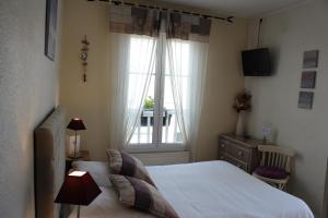 Hotels Hotel Des Falaises : photos des chambres