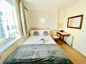Standard Double Room room in The Trouville