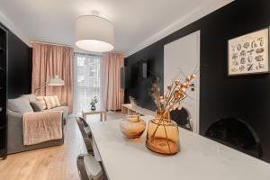 Apartament 666 River House