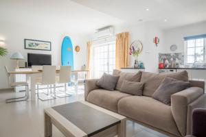 Beautiful Seaview 2 Bedroom Apartment