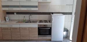 Apartments & Rooms Luka