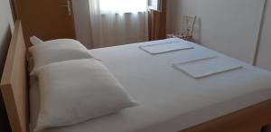 Apartments & Rooms Luka