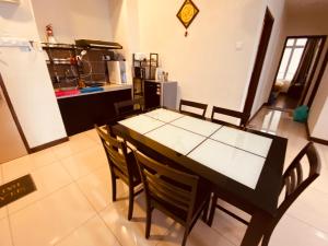 Homestay 3 rooms suite Apartment 8-10pax at Amari Villa Bukit Katil, Ayer Keroh Melaka