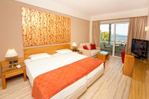 Double Room with Sea View room in Pharae Palace
