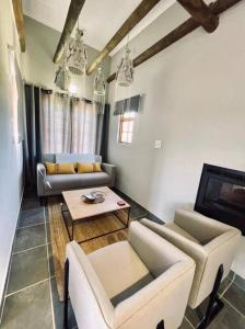 Owl Cottage - Living The Breede