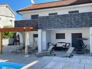 Villa Mira ***** - 皮内兹齐