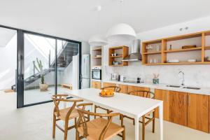 Modern Design House with Roof Terrace