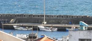 Sunrise House- 4 bedroom house with amazing sunrise over the sea 8 guests