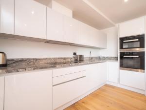 Quiet 1 bed central apartment with parking - Pass the Keys