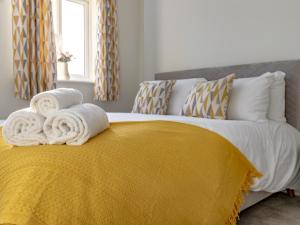 2 Bedroom Home Near the Heart of Ludlow - Pass the Keys