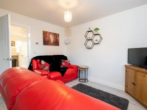 2 Bedroom Home Near the Heart of Ludlow - Pass the Keys