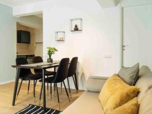 Bright 2BR Apartment - Top Location - City Balcony