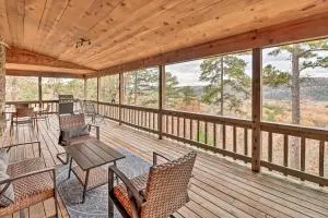 Piney Bluff Retreat with Mountain Views! - Horseshoe Bend