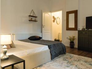 Cozy studio next to House of Parliament