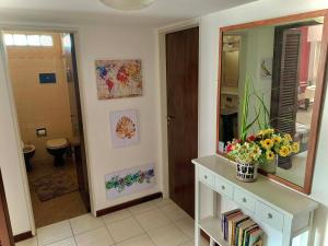 EDIFICIO MOTRIL - Amplio departamento para 4 personas 60m2, con cochera cubierta, a metros de Shopping Aldrey y de Güemes