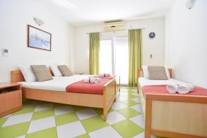 Studio Apartment (3 Adults) room in D&D Apartments