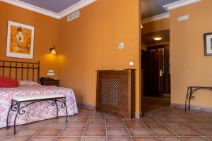 Suite with Balcony room in Huerta de las Palomas