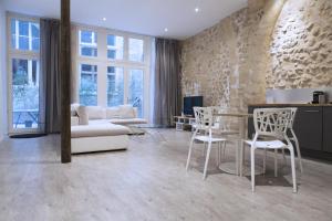 Appartements Ausone Beautiful loft apartment in historical center + terrace and parking : photos des chambres