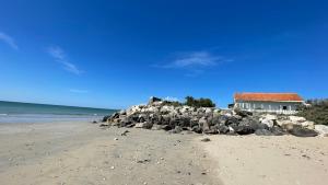 Maisons de vacances MAISON SUR LA PLAGE avec VUE MER PANORAMIQUE : photos des chambres