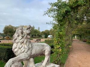 B&B / Chambres d'hotes L'Ecole des Demoiselles : photos des chambres