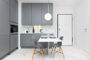 Mennica Residence - City Center Apartments by Noclegi Renters