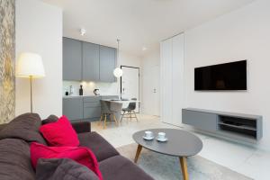 Mennica Residence - City Center Apartments by Noclegi Renters