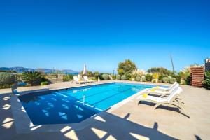 Iremia Luxury Villa with pool