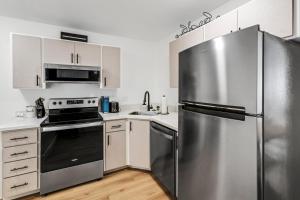 Beautiful Ski-in Ski-out Condo Located On The Eagle Point Resort! condo