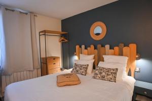 Hotels Contact Hotel Lunotel Saint Lo : photos des chambres