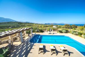Iremia Luxury Villa with pool