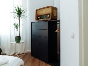 Lovely vintage double studio in city center